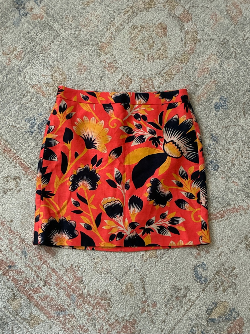 J. Crew Linen Beach Resort Floral Mini Skirt with Black and Gold Accents Size 00